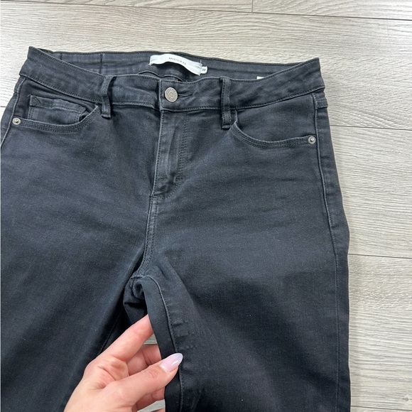 Hidden Jeans Frayed Hem Skinny Black Jeans - Picture 9 of 16